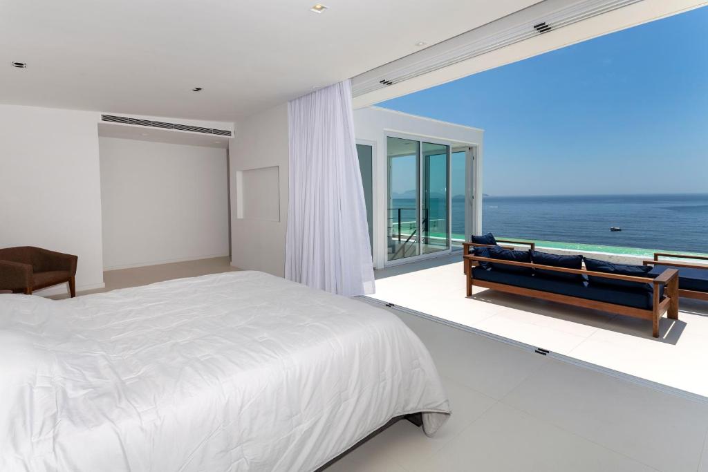  Incrivel cobertura triplex de 6 quartos frente mar em Copacabana