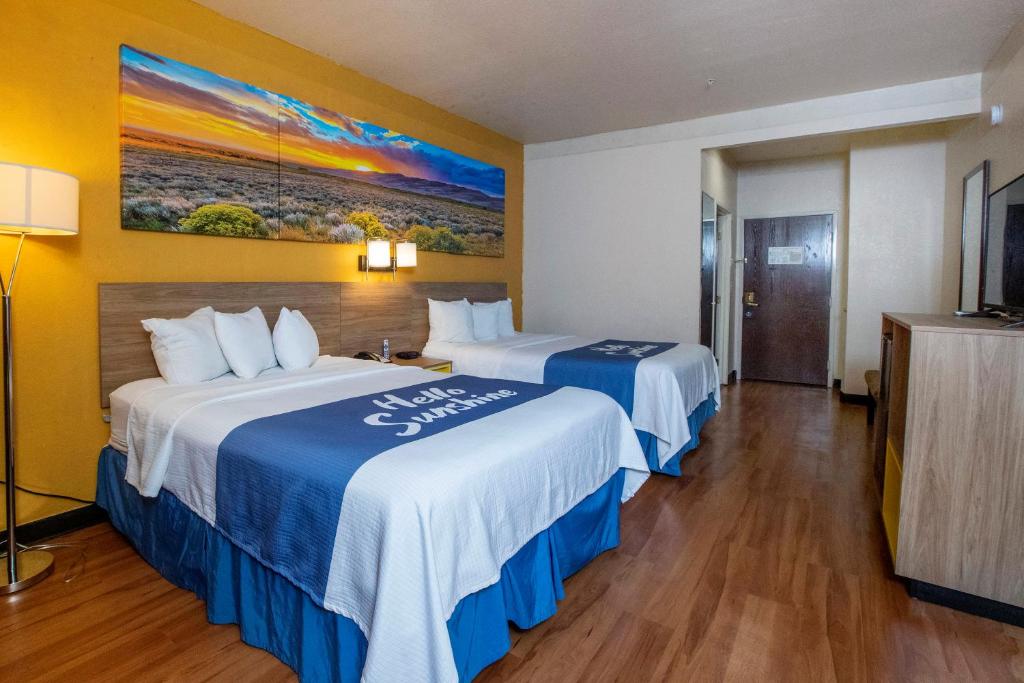 Days Inn & Suites by Wyndham Houston North/Aldine - Habitación Con 2 Camas Grandes - No Fumadores