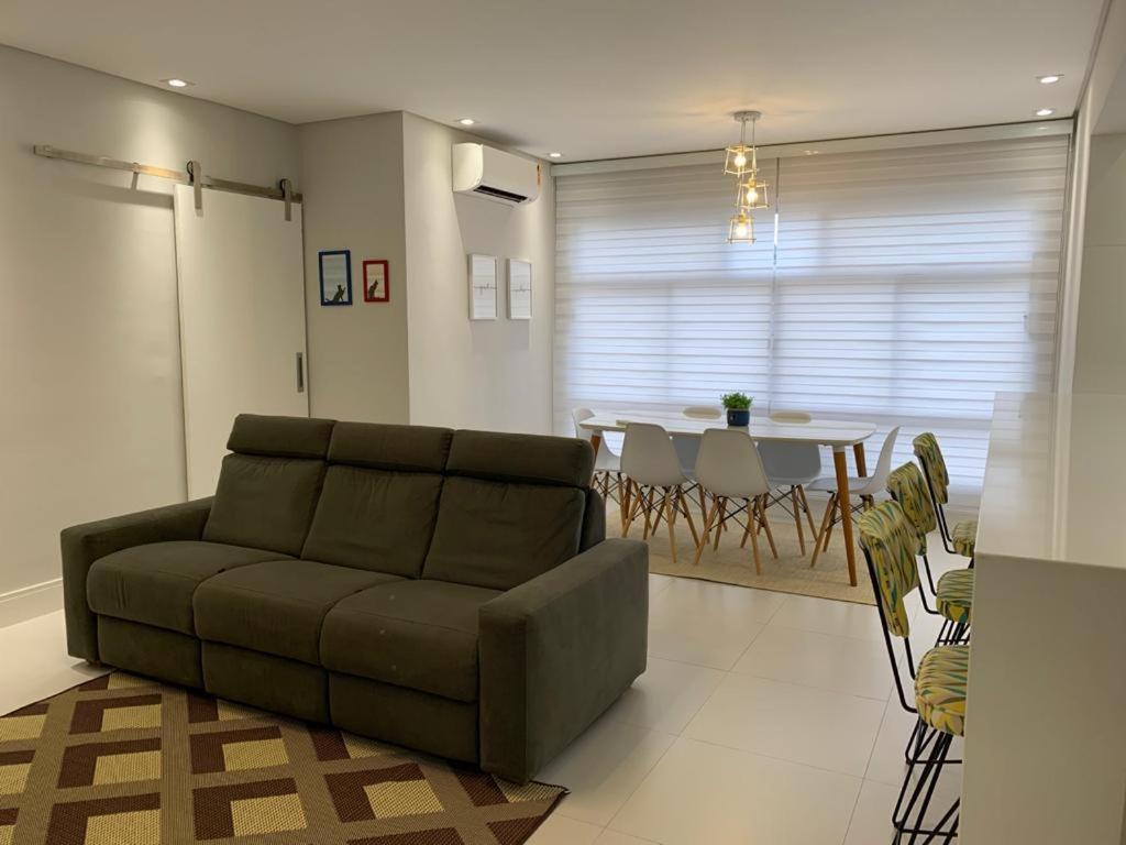  Enseada Lindíssimo Apto - 6 pessoas - 300mt da praia