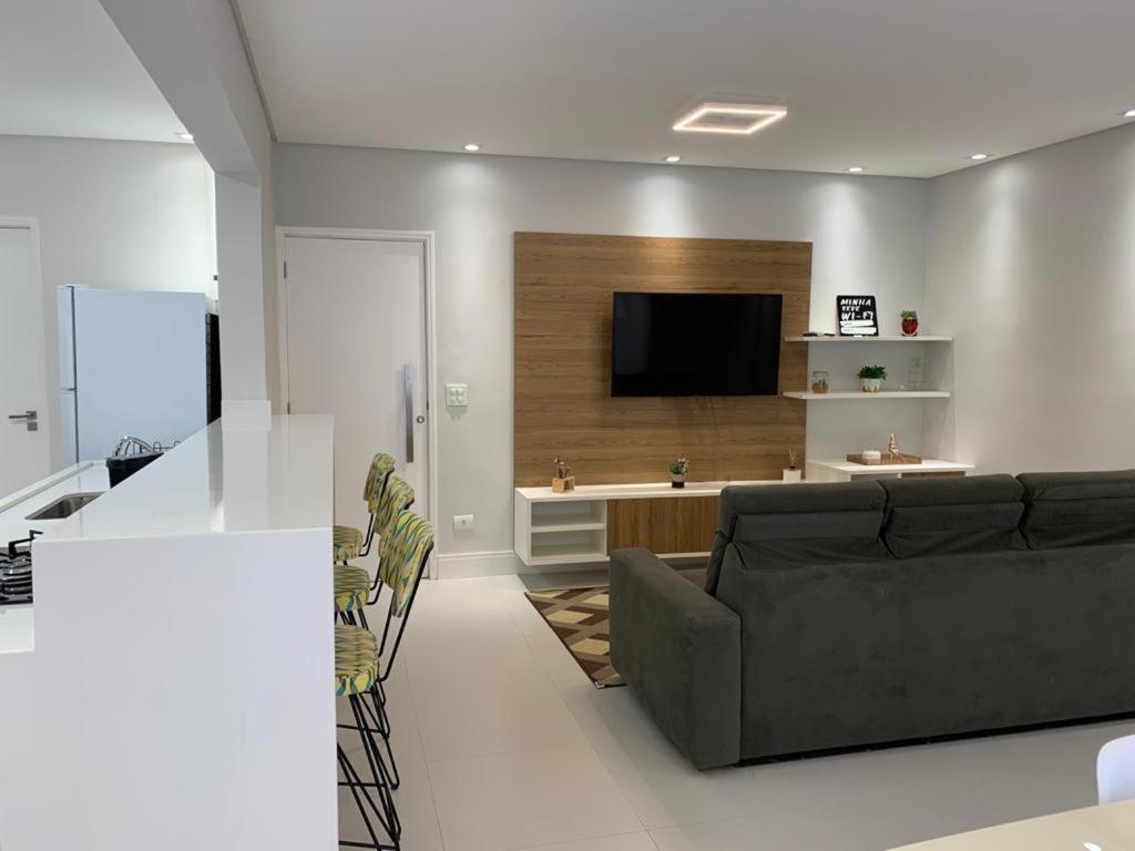  Enseada Lindíssimo Apto - 6 pessoas - 300mt da praia