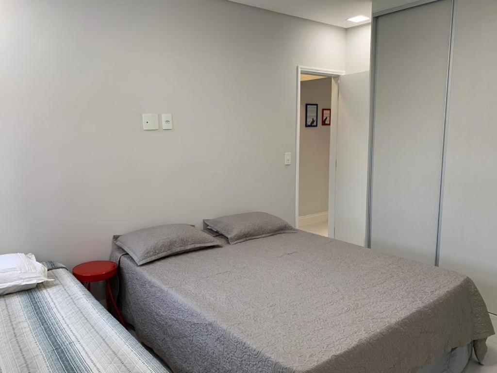  Enseada Lindíssimo Apto - 6 pessoas - 300mt da praia