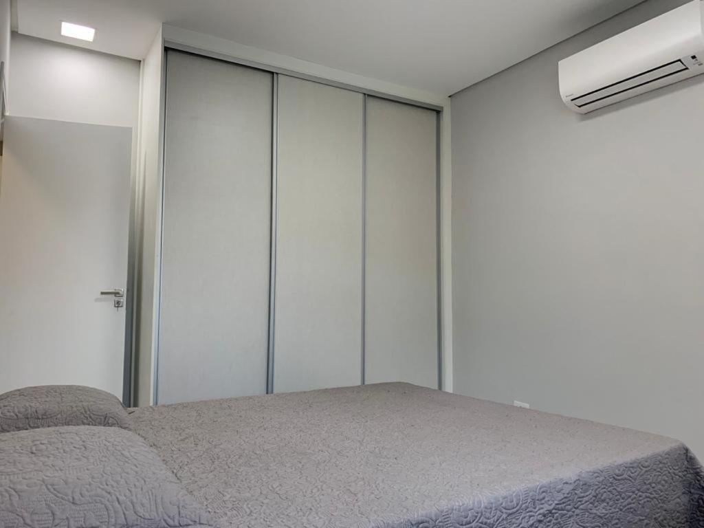  Enseada Lindíssimo Apto - 6 pessoas - 300mt da praia