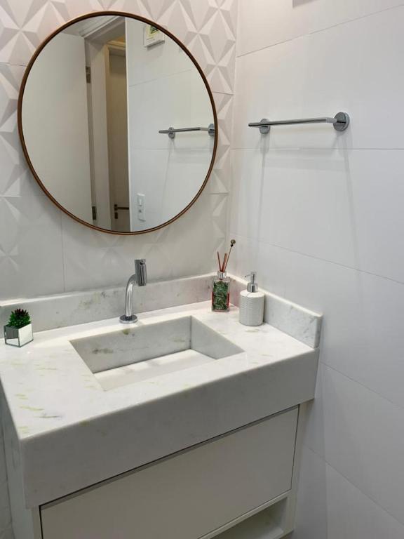  Enseada Lindíssimo Apto - 6 pessoas - 300mt da praia