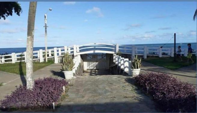  Apto duplex em condomínio de casas a beira-mar