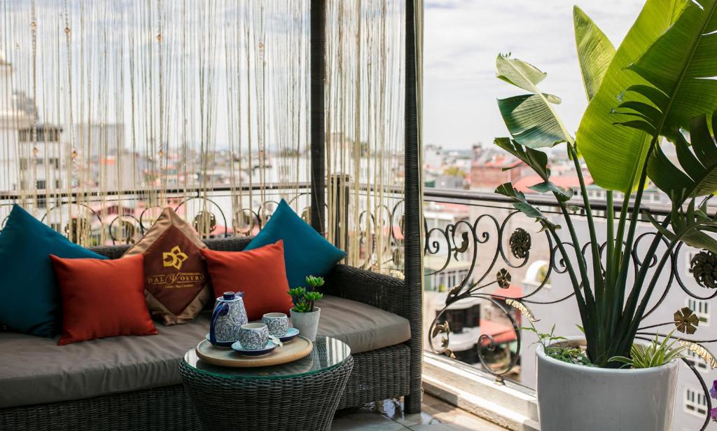 Posezení v ubytování Hanoi Dalvostro Valentino Hotel & Spa