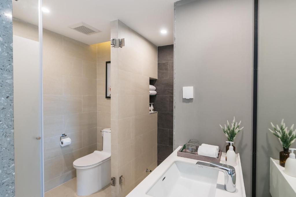 
Deluxe Twin Room with Pool View
