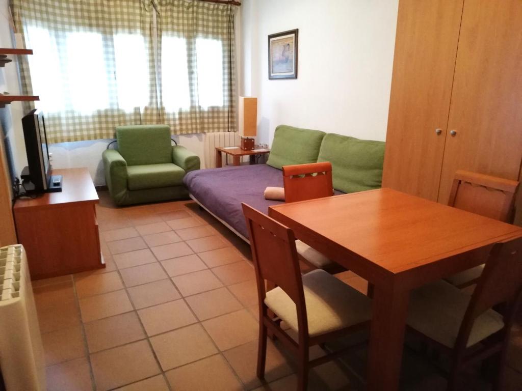 Apartamentos Arttyfal con parking y wifi by SURYNIEVE - Appartement Met één Slaapkamer Met Parkeren