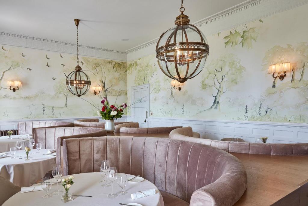 Posezení v ubytování Lympstone Manor Hotel Restaurant & Vineyard - Relais & Chateaux