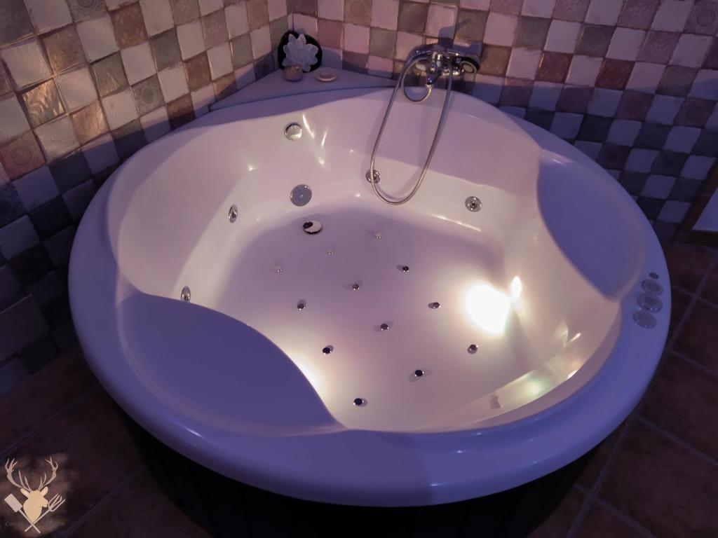 Jacuzzi Casa Rural Cueva Arroyo Molino - CuevasCazorla Jaén
