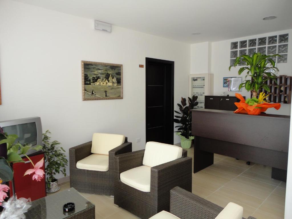 A seating area at Residence Della Vista