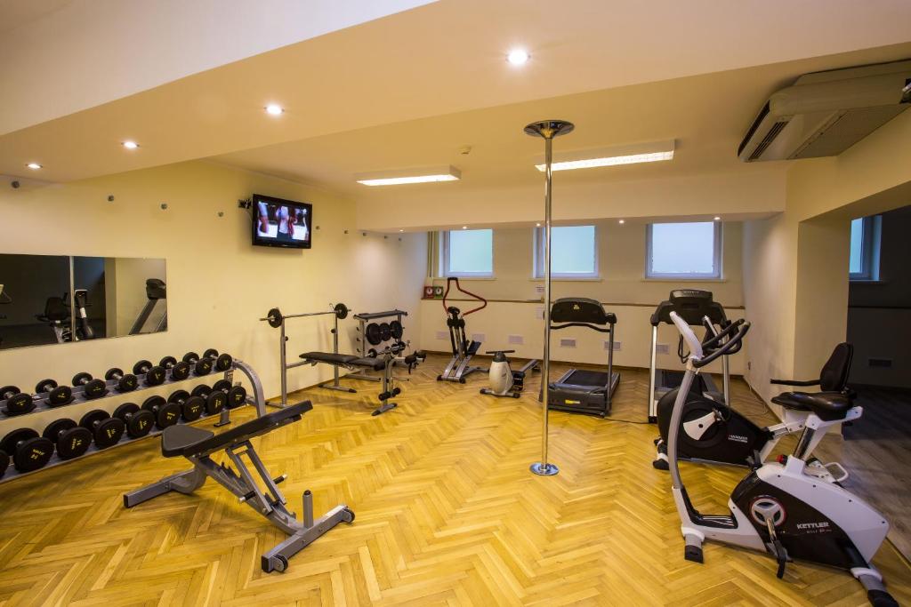 Posilňovňa alebo fitness centrum v ubytovaní Hotel Orle