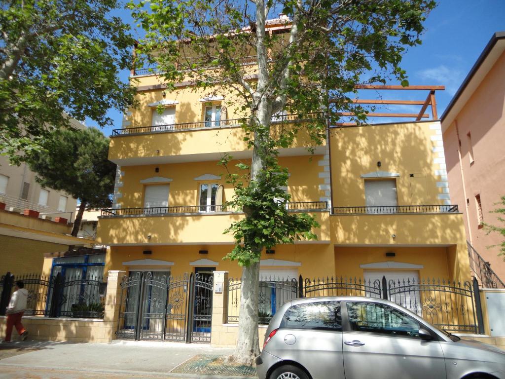 The building in which az apartmanhoteleket is located