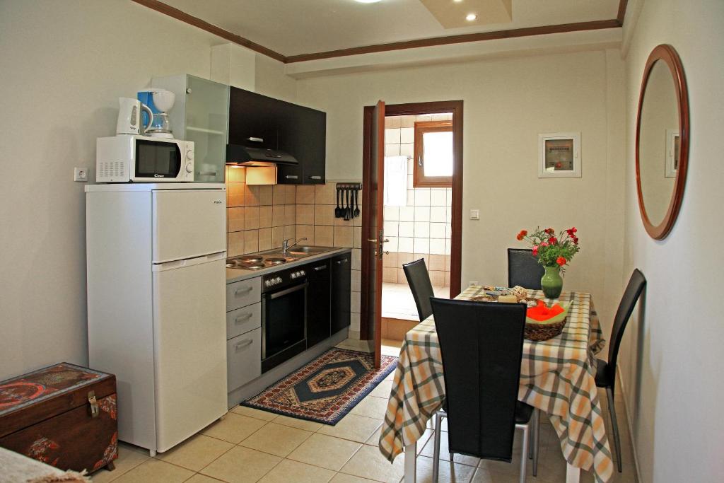 Dionysus Apartments & Suites - 19