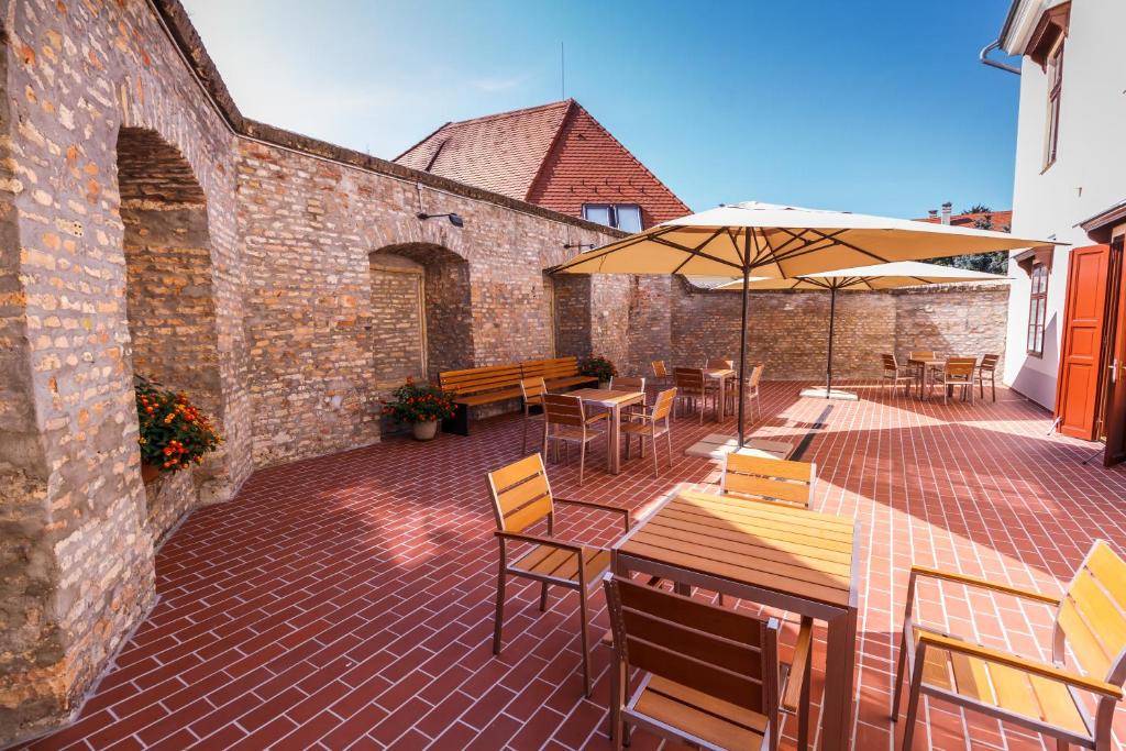 Domus Peregrini Apartmanok - Resim 15