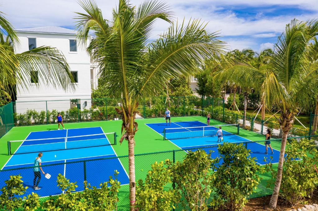 Tenis a/nebo squash v ubytování The Islands of Islamorada nebo okolí