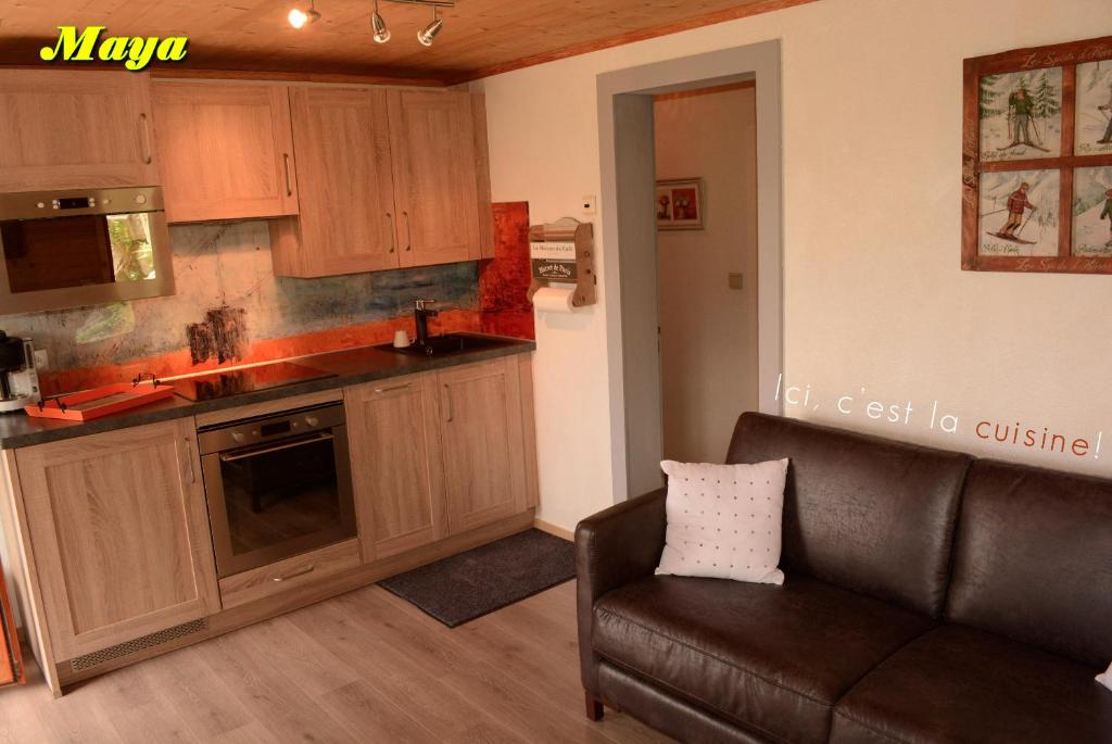 Kuchyň nebo kuchyňský kout v ubytování Appartements 5 Personnes MAYA et LOUNA