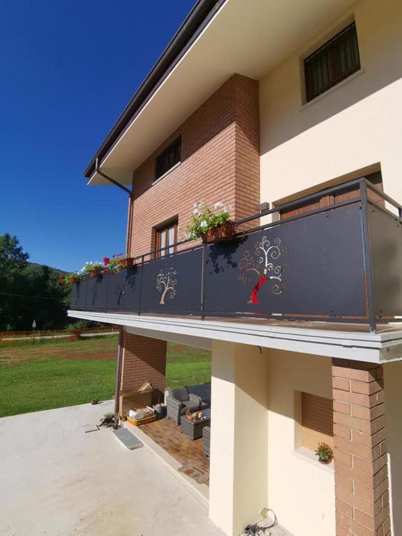 Das Gebäude in dem sich die Ferienwohnung befindet
