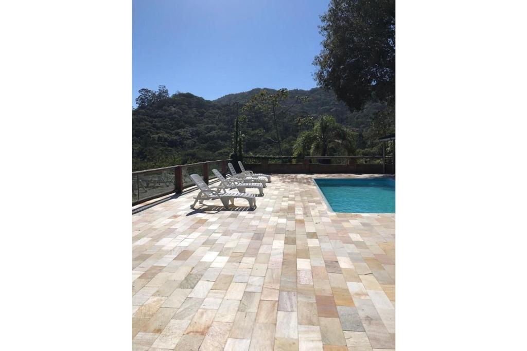  Sobrado com piscina