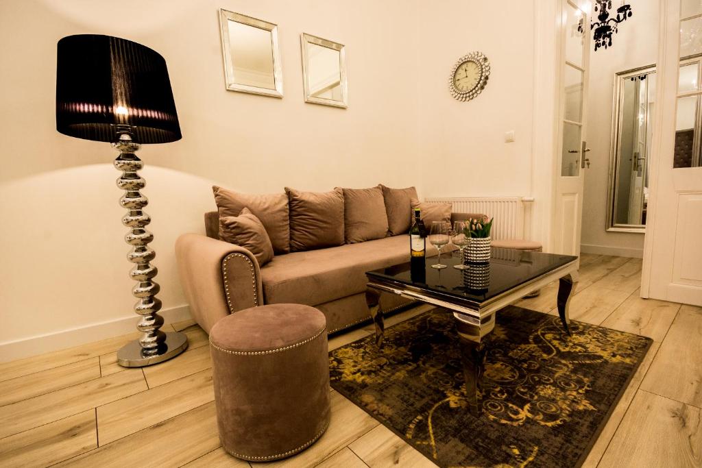 Część wypoczynkowa w obiekcie Glam Apartments