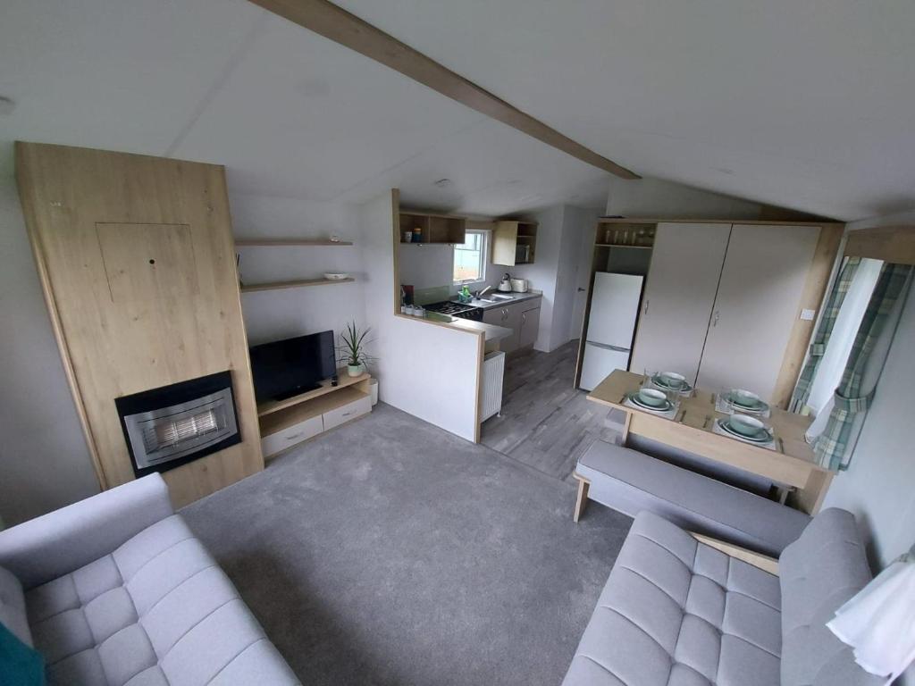 A seating area at Woofles Luxury Caravan at Knaresborough Lido