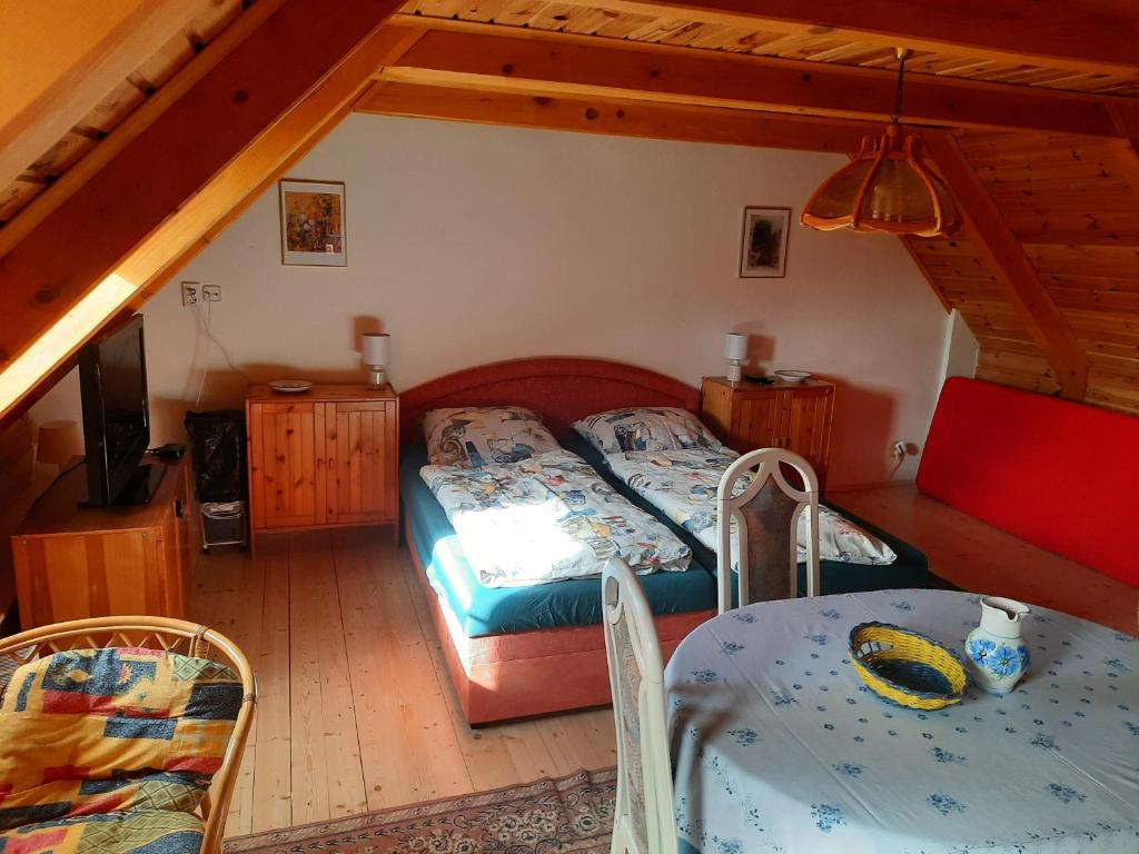 Posezení v ubytování Novohradky - Oáza klidu na samotě u lesa