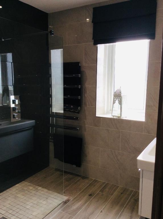 Wisteria house - Tweepersoonskamer Met Gedeelde Badkamer