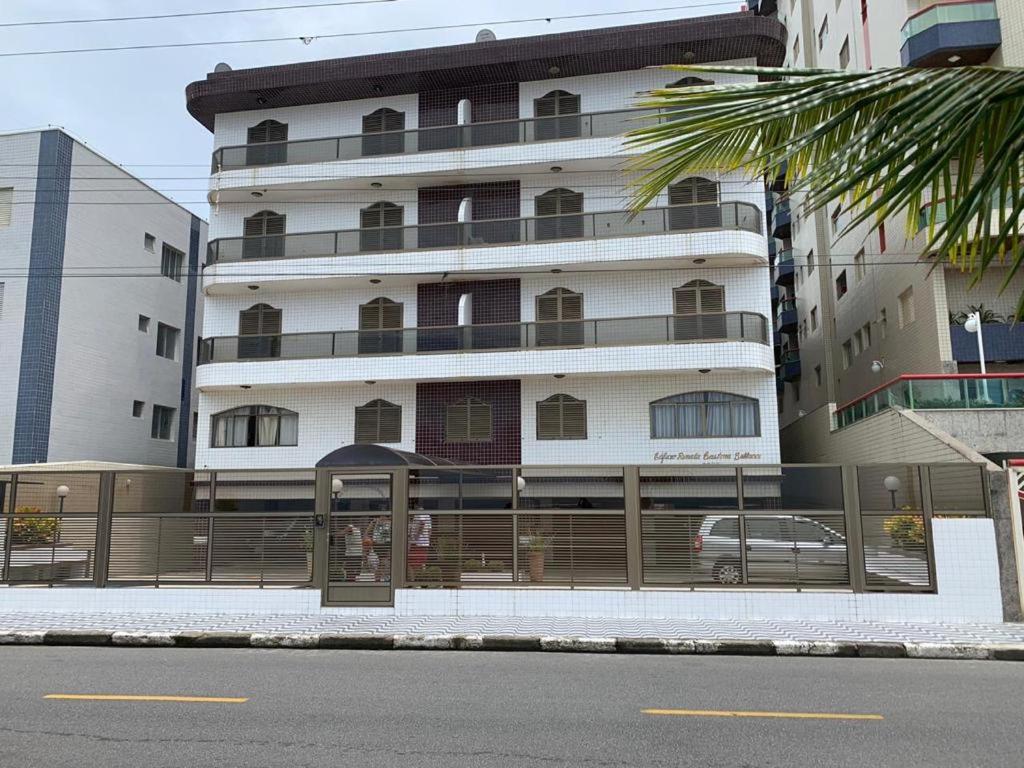  Apartamento em Mongaguá