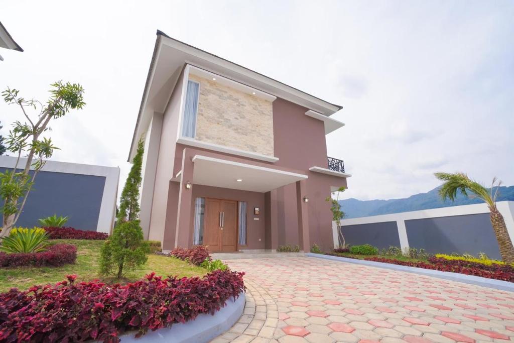 Marseillia Hills - Five-Bedroom Villa