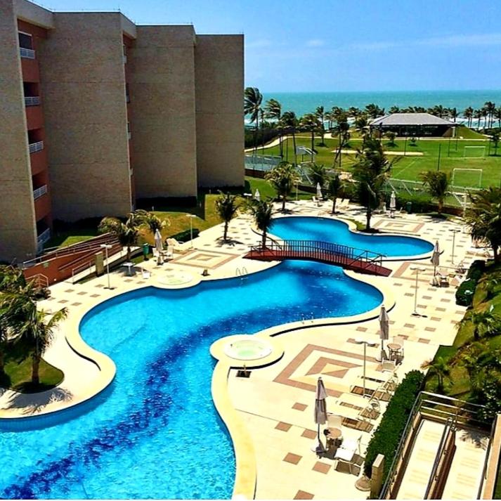  Apartamento em Condomínio Resort vizinho ao Beach Park