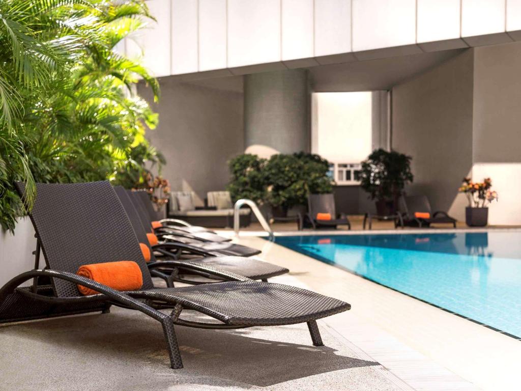 Bazén v ubytování Novotel Century Hong Kong nebo v jeho okolí