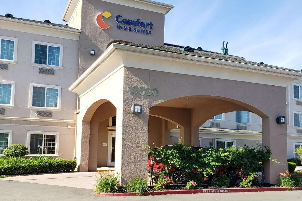 Comfort Inn & Suites Galt - Lodi North in Lodi