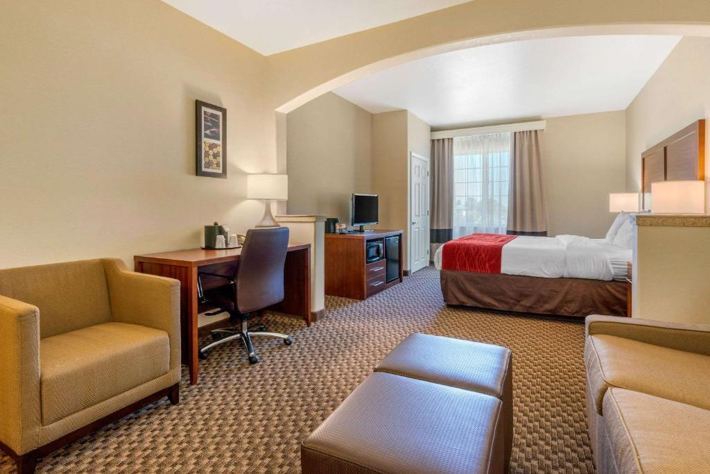Comfort Inn & Suites Galt - Lodi North - Suite Con Cama Extragrande - No Fumadores