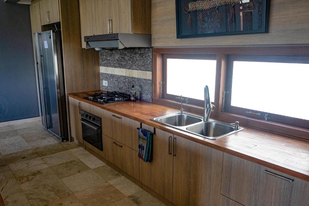 Luxury in Paradise Fabulous Staff at Lebah Villas Ubud Center - 9