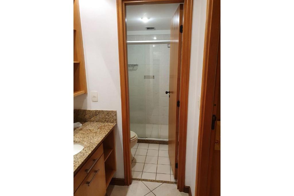  Apartamento a 7 minutos da praia com piscina e garagem