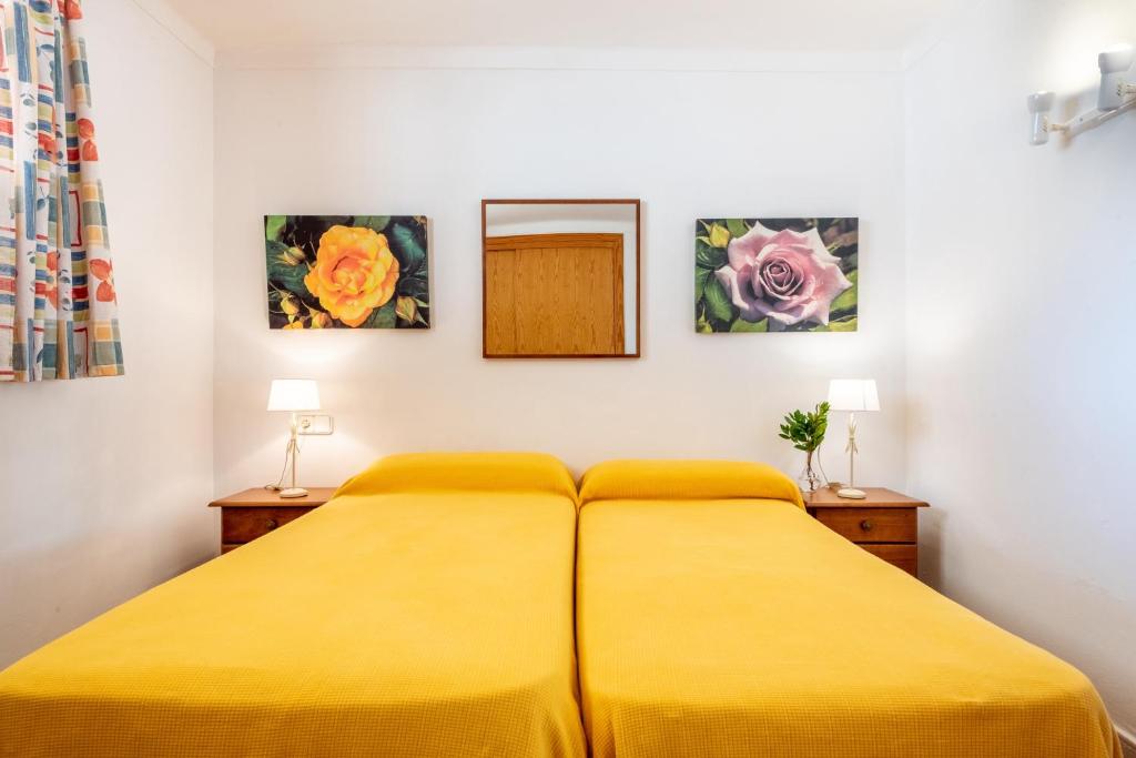 A bed or beds in a room at Delta 3