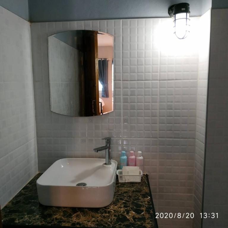 เรือนวรา - Wara Guesthouse - Chambre Quadruple Classique