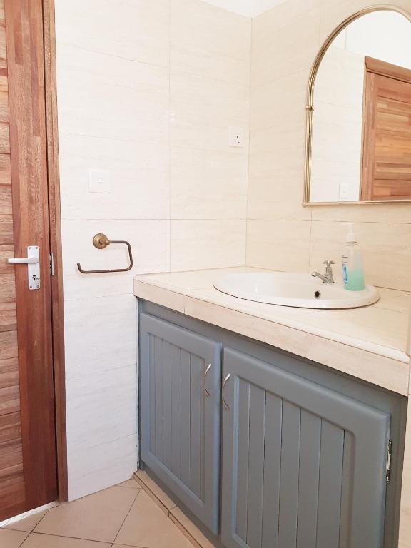 La Perla Holiday Apartments - 9