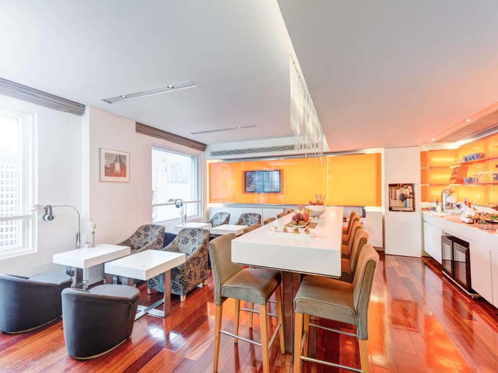 Kuchyň nebo kuchyňský kout v ubytování Novotel Century Hong Kong
