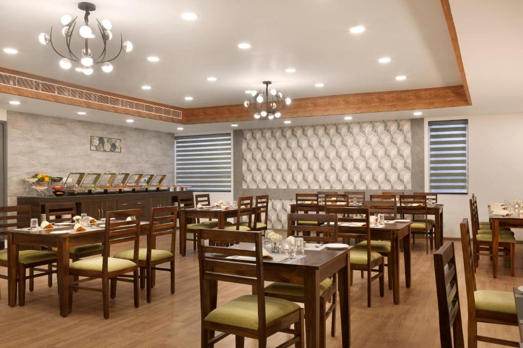 Click Hotel Jaipur, Raja Park餐厅或其他用餐的地方