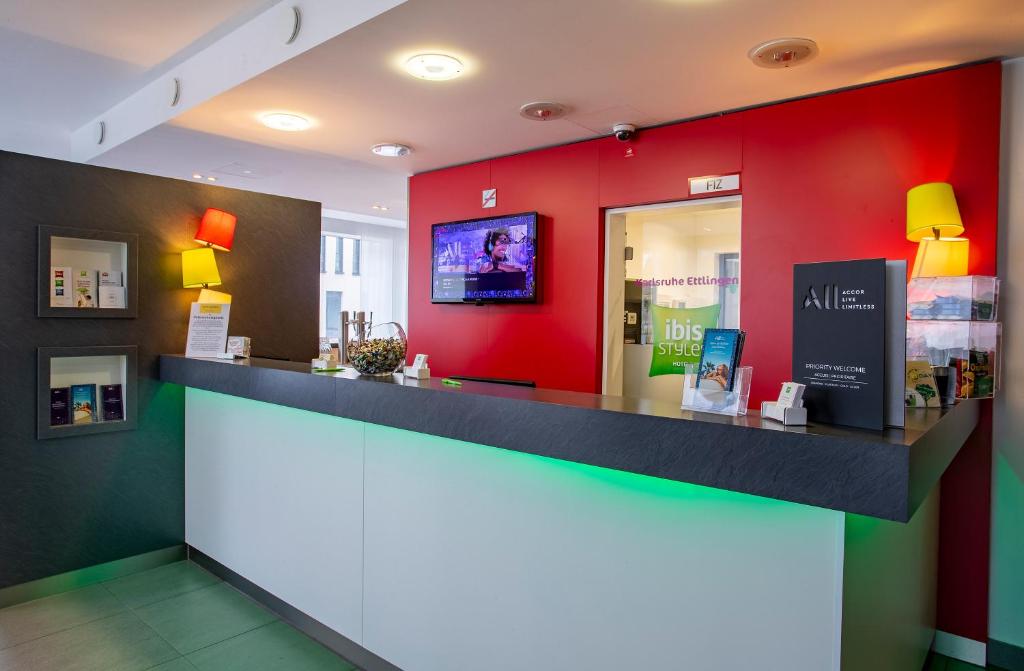 Televisyen dan/atau pusat hiburan di ibis Styles Karlsruhe Ettlingen