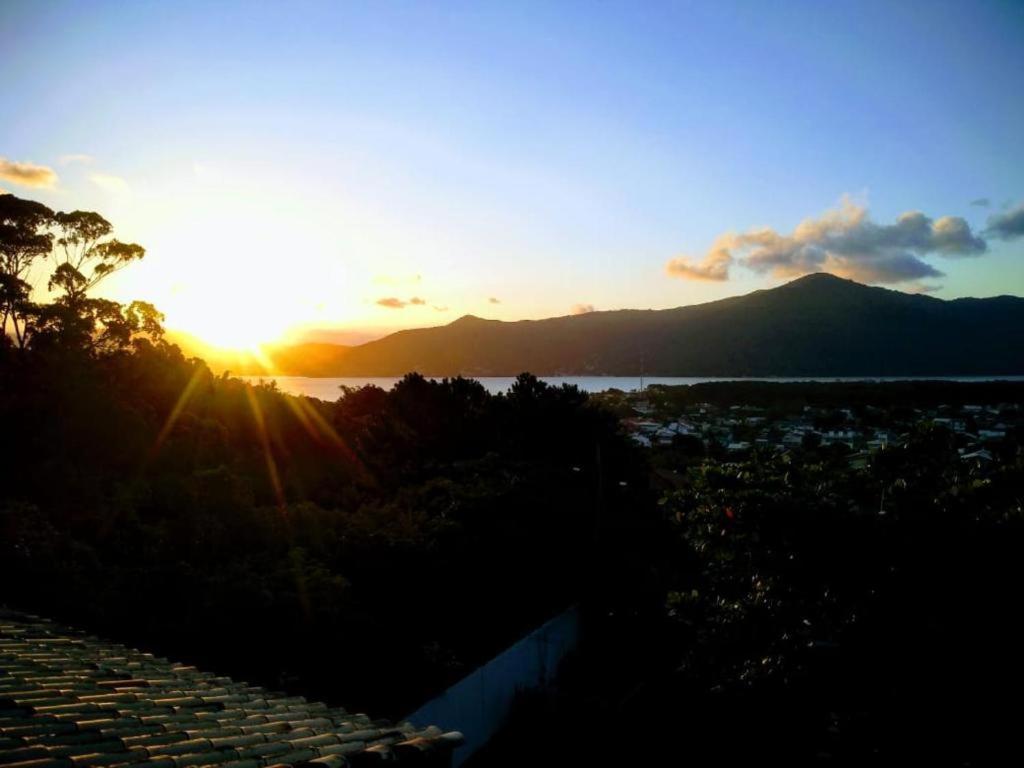  Casa de praia com trilhas e vista