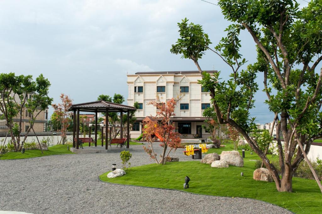 Aed väljaspool majutusasutust 河岸香榭&田苑民宿
