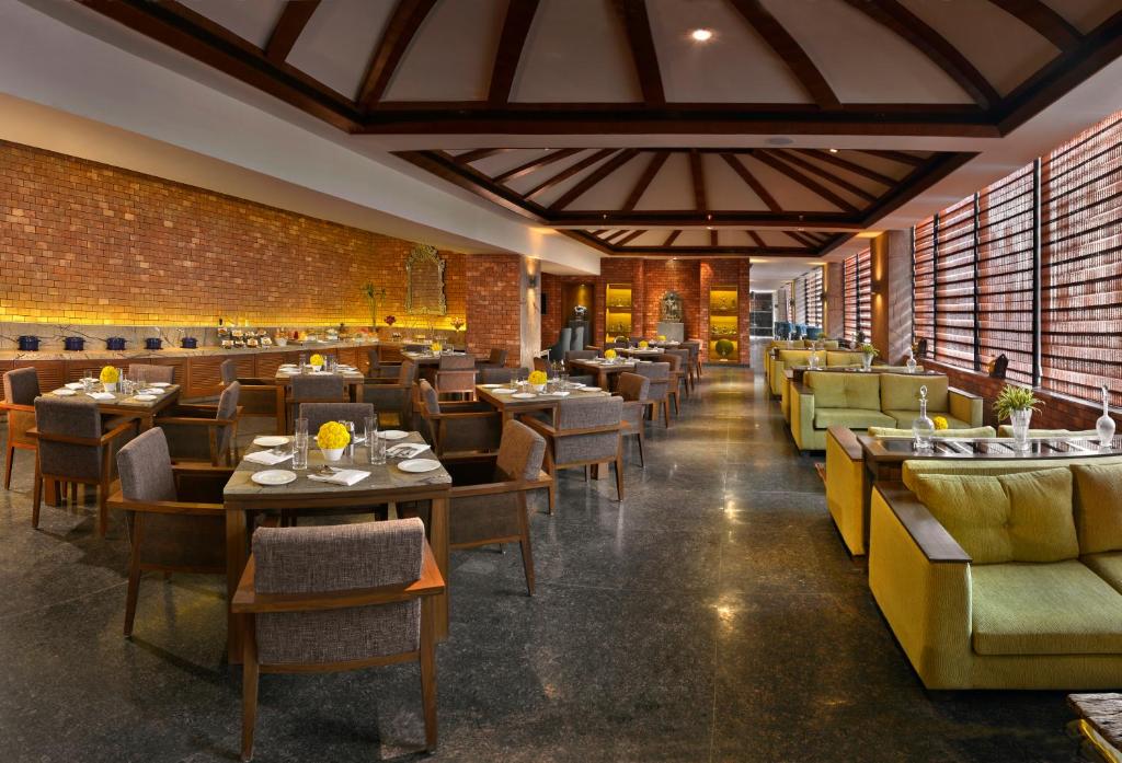 Restaurace v ubytování The Lalit Great Eastern Kolkata