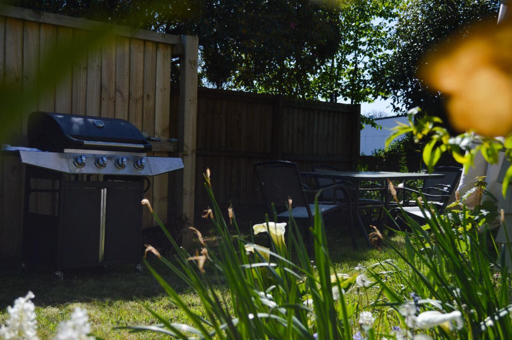 Intrepid Bed & Breakfast - Resim 11