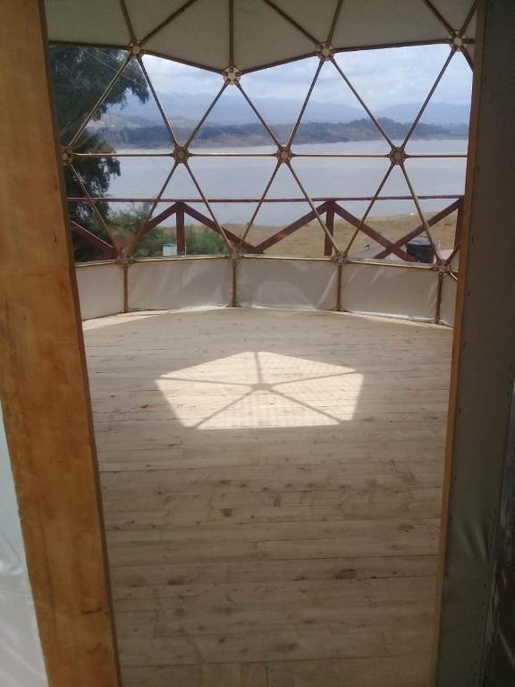 Příroda nedaleko luxury tent