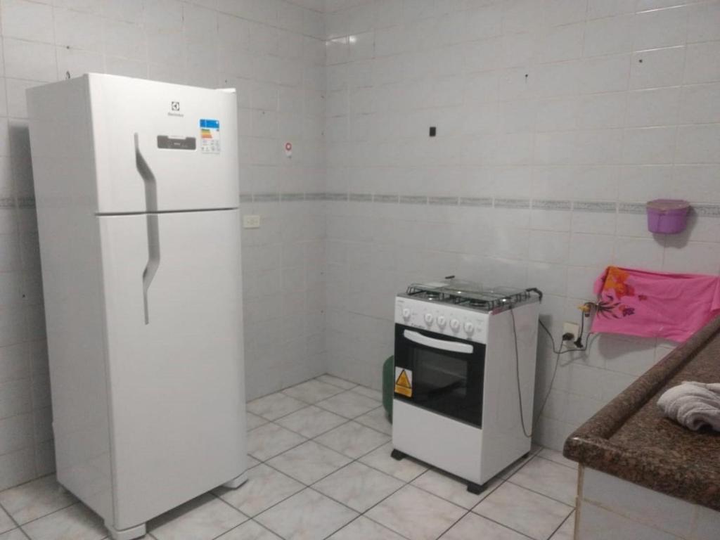  Quarto amplo na casa da Leticia