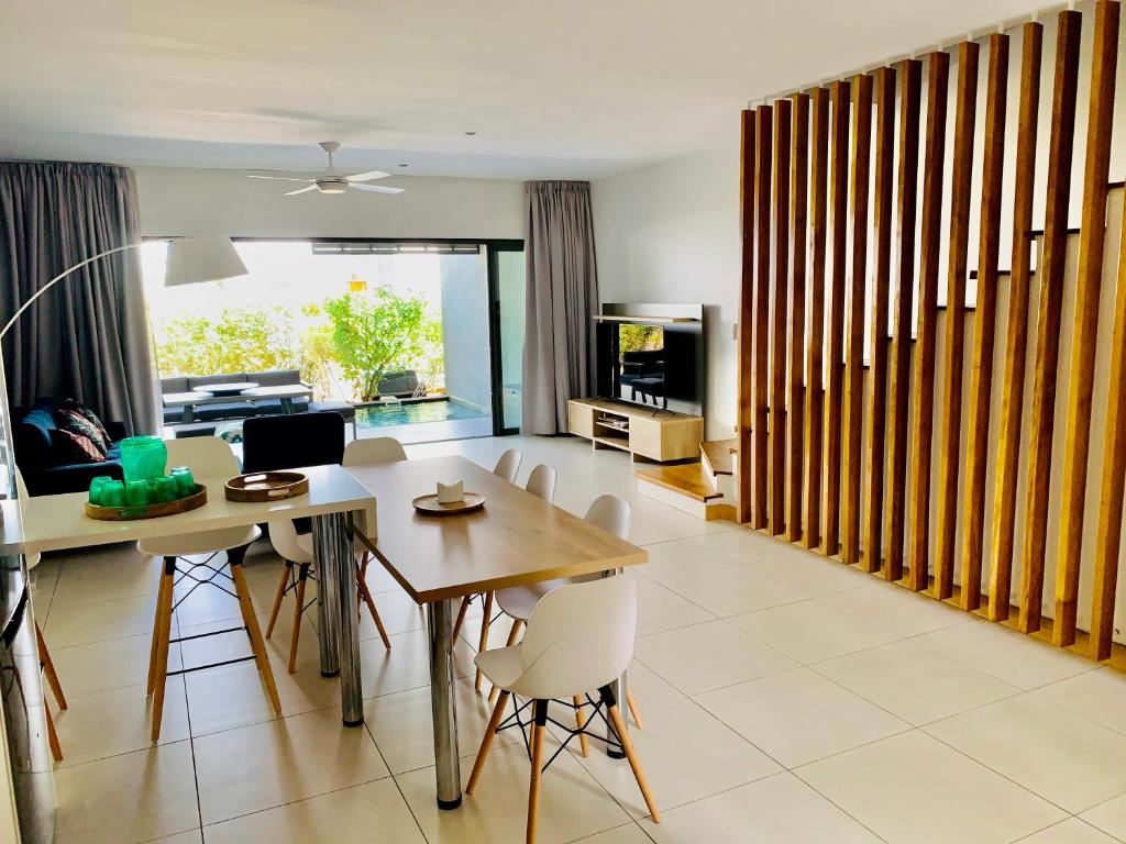 Posezení v ubytování Latitude Luxury Duplex