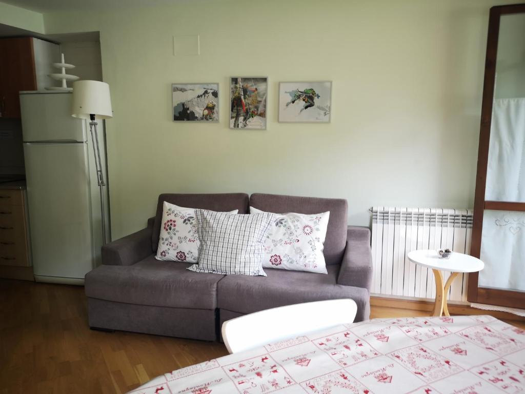 A seating area at Apartamentos Aguas Limpias