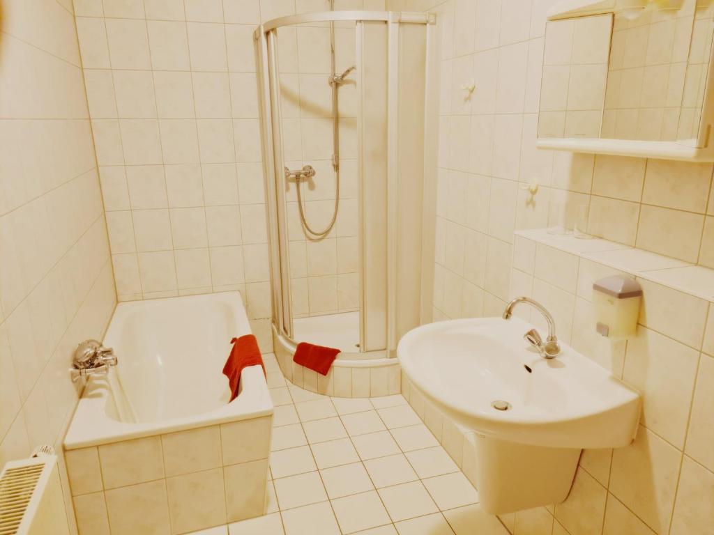 DM Hotels & Apartments - Hotel Deutsches Haus - Tweepersoonskamer