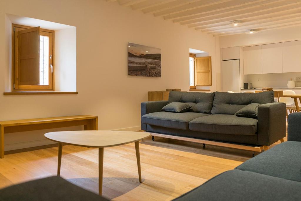 Posezení v ubytování Apartamento Alcuneza en Elmolinodelasal de Sigüenza